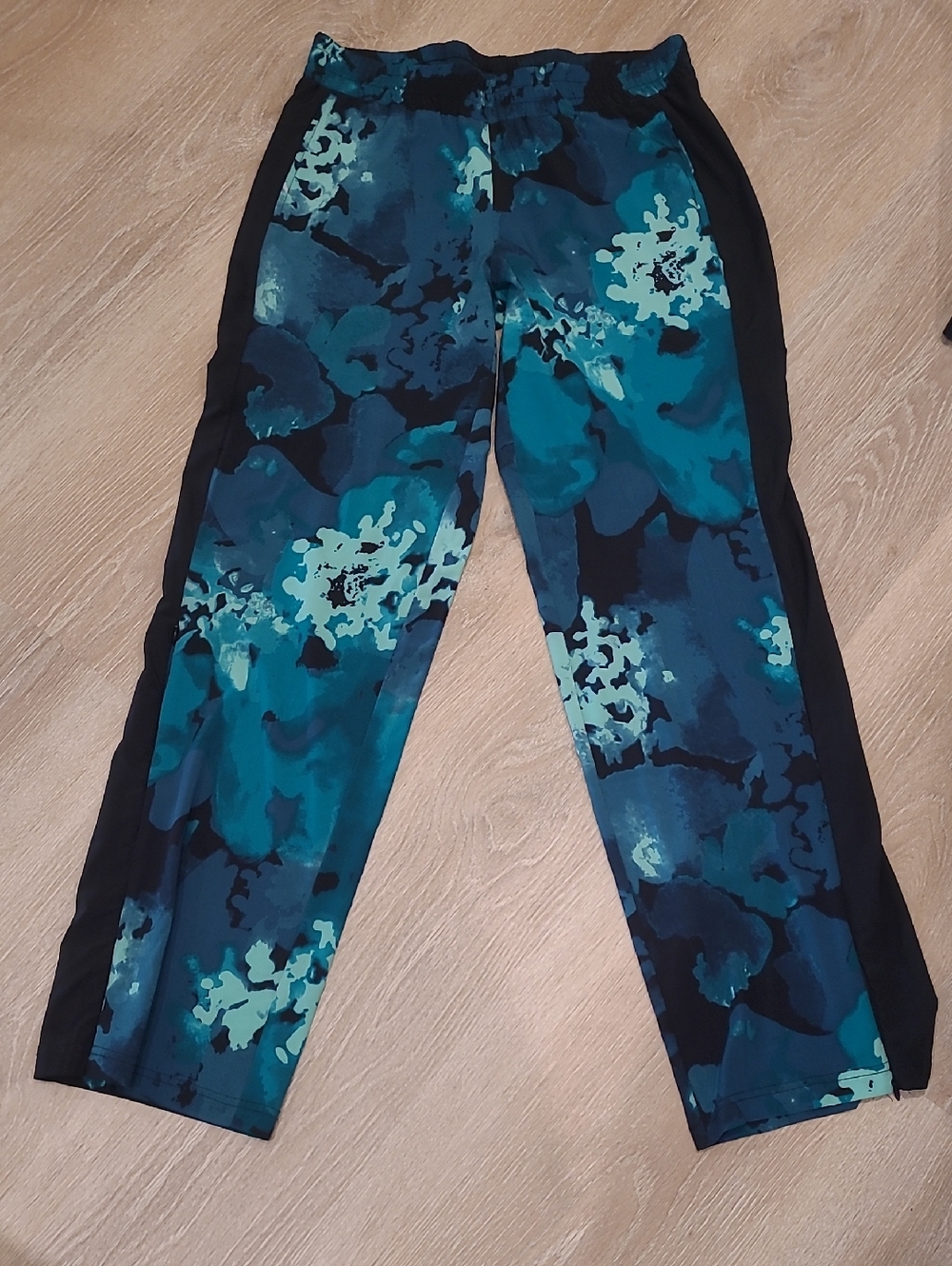 FABLETICS Teal and Black Abstract Print Leggings